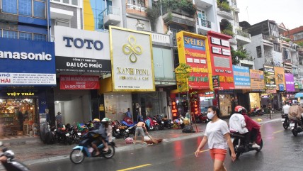 Áp lực trả lãi ngân hàng khiến nhiều chủ sở hữu nhà phố/biệt thự phải bán cắt lỗ