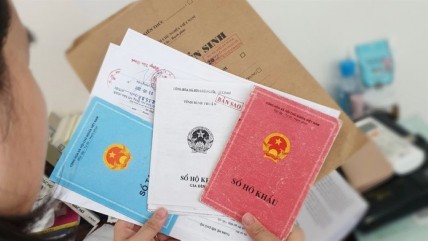 Rà soát hơn 200 thủ tục hành chính để bỏ yêu cầu nộp hộ khẩu, giấy xác nhận cư trú 