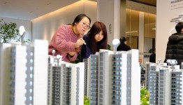 Người mua nhà Trung Quốc chờ giá giảm thêm