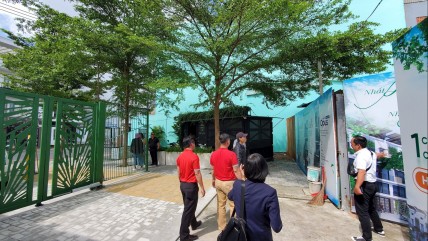 Nhà giàu bắt đầu mua gom biệt thự, liền kề