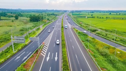 Việt Nam sắp có thêm cao tốc trị giá 35.395 tỷ đồng, dài 136km, kết nối trực tiếp với nước láng giềng