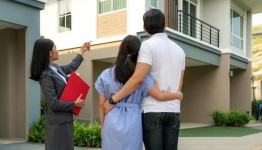 Môi giới rỉ tai tháng cô hồn bất động sản bước vào mùa sale ngầm: Có nên mua nhà?