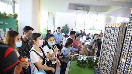 Nên đánh thuế để giảm đầu cơ thay vì bắt buộc giao dịch qua sàn bất động sản Nhà nước