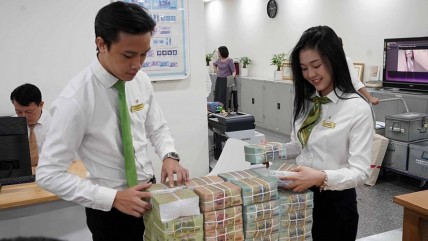 Lãi suất ngân hàng sẽ tiếp tục tăng trong năm 2026, đâu là yếu tố quyết định?