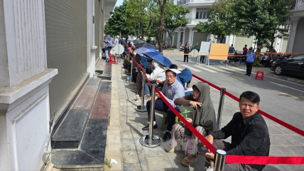 Hết cảnh xếp hàng mua nhà ở xã hội, người dân Hà Nội chỉ cần điền mẫu trên iHanoi