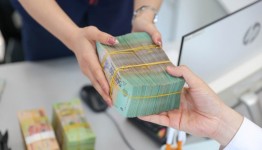 Nhiều ngân hàng nâng lãi suất kỳ hạn ngắn lên kịch trần