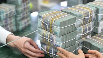 NHNN bơm ròng gần 13.000 tỷ đồng, lãi suất liên ngân hàng neo trên 7%