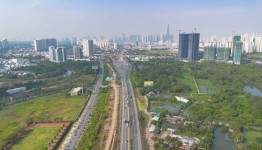 Thị trường bất động sản Việt Nam đang chứng kiến sự phân hóa ngày càng rõ nét không chỉ theo phân khúc mà còn theo vùng miền. Trong khi khu vực phía Bắc duy trì sức nóng với tốc độ giao dịch nhanh và mặt bằng giá cao, thị trường phía Nam lại vận động thận