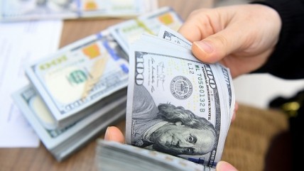 Rủi ro địa chính trị gia tăng, chuyên gia dự báo gì về tỷ giá USD/VND?