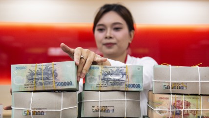 NHNN hút ròng gần 72.500 tỷ, lãi suất liên ngân hàng tiếp tục giảm