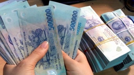 Người dân nắm giữ tiền mặt nhiều hơn, dòng tiền đang dịch chuyển ra sao?