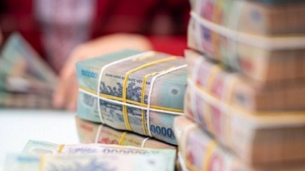 Lãi suất qua đêm tăng vọt lên 11%, Ngân hàng Nhà nước bơm mạnh VND