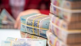 Lãi suất qua đêm tăng vọt lên 11%, Ngân hàng Nhà nước bơm mạnh VND