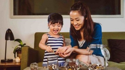 Dạy con về tiền bạc từ khi nào là phù hợp?