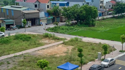 Đấu giá đất hạ nhiệt, có nơi giảm giá 30%