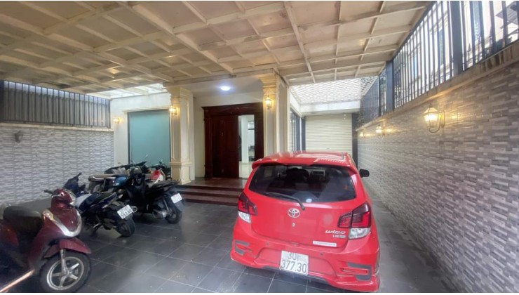 Bán nhà 2 tầng mặt Ngõ 152 Hào Nam, ô tô, kinh doanh, DT 130 m2, giá 12 tỷ.