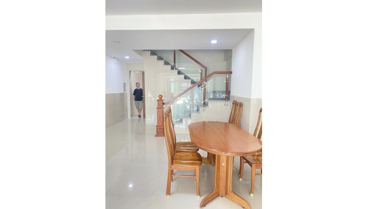 Nhà MT đường 49, 3 tầng, 4*20m, 16tr