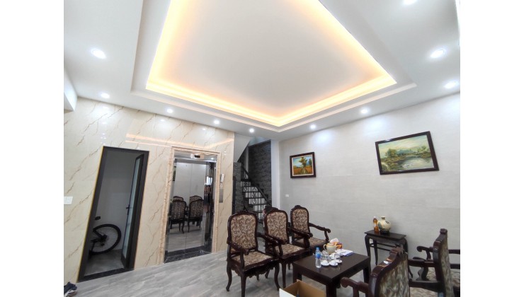 Cho thuê nhà TÔN ĐỨC THẮNG có THANG MÁY 80m²ngõ xe tải đánh võng, 7T thông sàn 15tr/th 0865196638