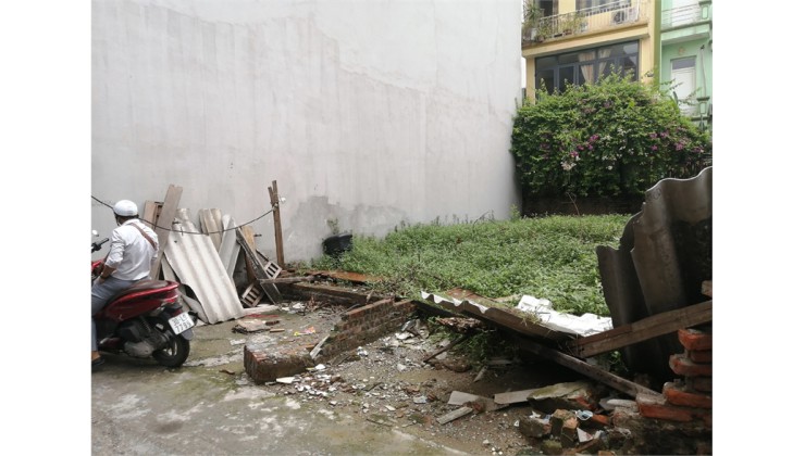 Chính chủ bán mảnh đất võ chí Công 50m2, MT3,5m, 3,9 tỷ, ô tô đỗ cửa