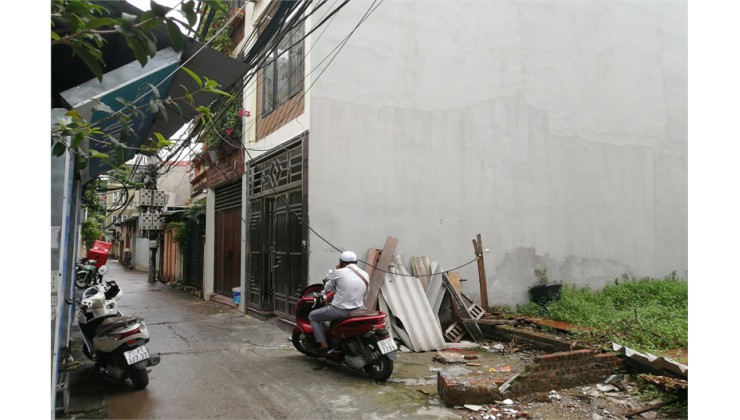Chính chủ bán mảnh đất võ chí Công 50m2, MT3,5m, 3,9 tỷ, ô tô đỗ cửa
