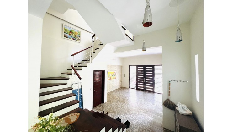 CHÍNH CHỦ BÁN RẤT GẤP NGÕ 335 XUÂN ĐỈNH - LÔ GÓC - MẶT NGÕ Ô TÔ 4 CHỖ ĐỖ CỔNG 65M2 - 4T - FULL NỘI THẤT