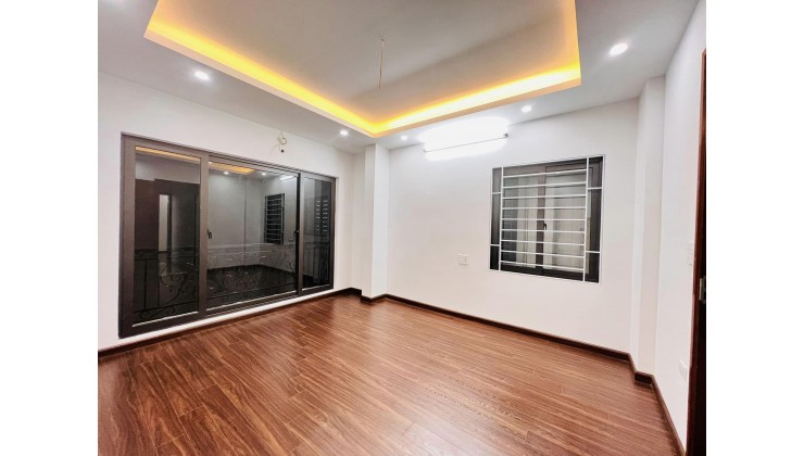 Bán nhà siêu đẹp minh khai 6 tầng, 6 phòng ngủ, dân trí cao, 40m2, 5.6 Tỷ