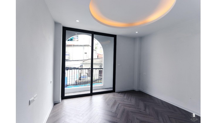 Cần Bán Gấp Nhà Mặt Phố Hoàng Ngân DT 50m x 7 Tầng Thang Máy Giá Em Chào Bán 14 Tỷ Có Thương Lượng.