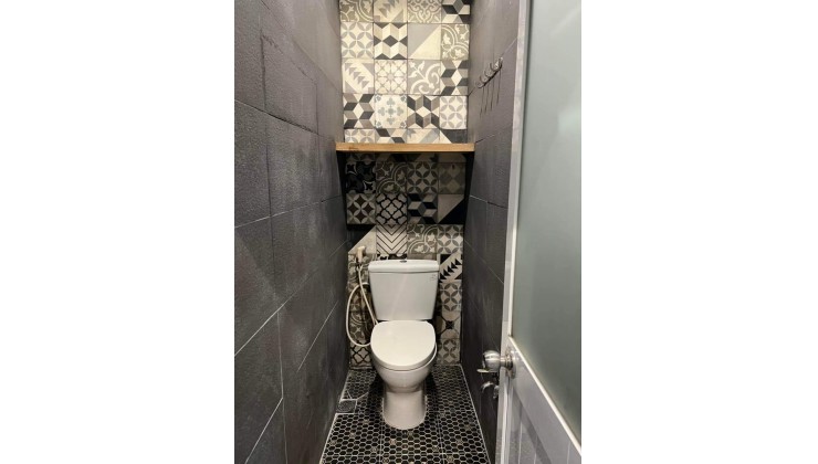 Bán nhà HXH  đường Âu Dương Lân , nhỉnh 5 tỷ, 2 Tầng , DT 4x10.45 m2