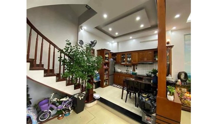 chỉ 5 tỷ 9 nhà 71m2 ngang  hơn 5m 4 lầu 4 pn Nguyễn xí Bình Thạnh