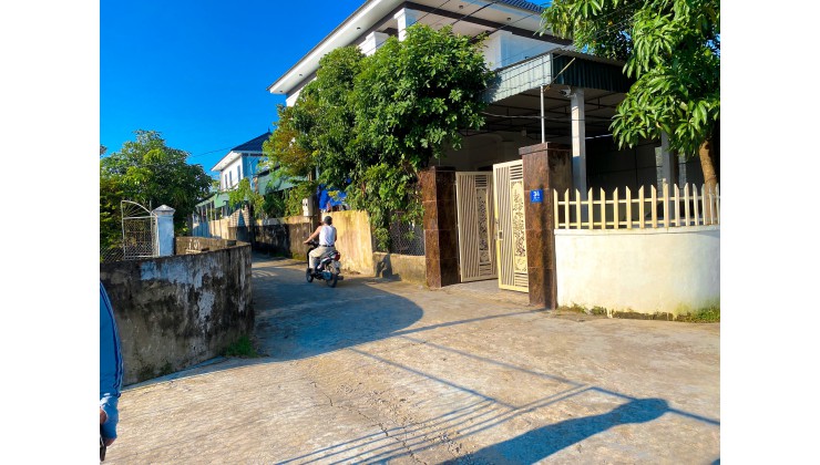 Chính chủ bán chung cư HH Linh Đàm 2 ngủ 2 nhà vệ sinh, cực thoáng, view hồ Linh Đàm
