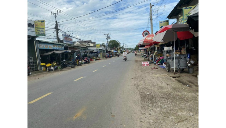 Mở bán vài lô đất mặt tiền đường đối diện chợ ngay Trung Tâm Hành Chính Bàu Bàng Bình Dương.