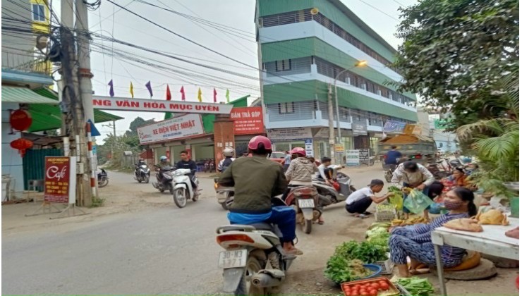 GIA ĐÌNH CẦN BÁN 200M MẶT TRỤC CHÍNH KINH DOANH TÂN XÃ, CÁCH HỒ 100M