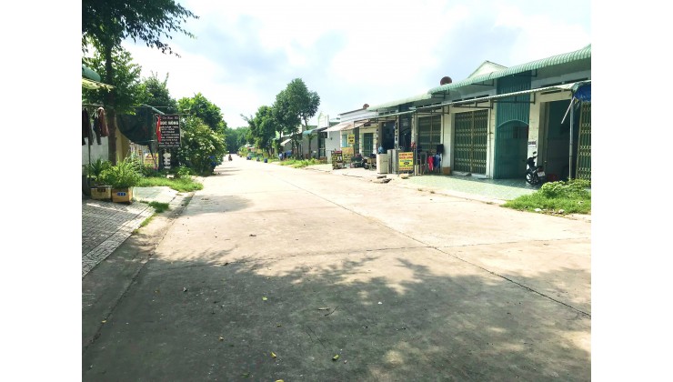 Đất 300m2 ( tách 2 sổ ) tôi cần sang gấp để lại giá rẻ