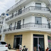 Bán nhà mặt tiền quận Tân Phú, sổ hồng riêng