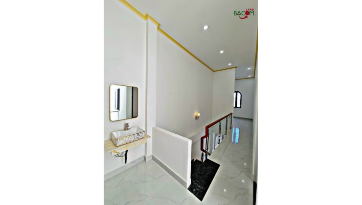 Bán nhà 1Trệt 1Lầu 110m2 SHR thổ cư đường ô tô, p.Tân Hiệp