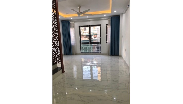 Bán nhà Trương Định, ô tô đỗ cửa, 50m2, 5T, 5,5 tỷ. Nhà mới ở sướng, làm văn phòng cũng tuyệt