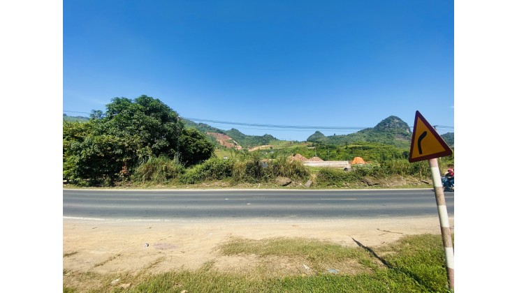 Bán 2 lô đất tổng diện tích 5658m2 mặt đường Ql6  Cao Phong - Hòa Bình chỉ nhỉnh 2tr/m. Có bán lẻ tùng lô