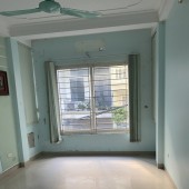 Cho thuê văn phòng tại phố Văn Cao 45m2 x 2 tầng, mặt tiền 5m, chỉ 13tr đồng.