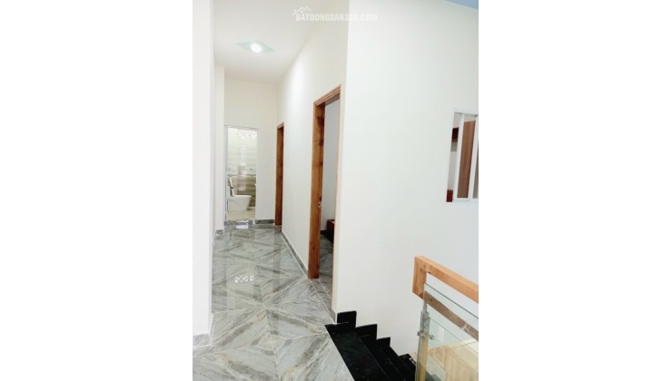 Bán nhà 1 trệt 1 lầu sổ sẵn, nội thất đầy đủ tại Tân Uyên, Bình Dương