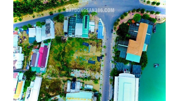 Cắt lỗ mảnh đất 2200m2 làm khách sạn tại Bắc Vân Phong vị trí đắc địa 3 mặt view biển