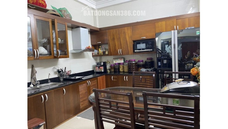 Bán nhà đẹp phố Việt Hưng, ngõ thoáng xe máy tránh, 31/38m, 3.15 tỷ