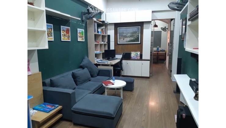 Bán nhà cạnh khu công nghiệp xăng dầu quận Long Biên, giá 5-6 tỷ