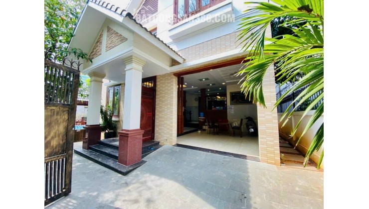 Chính chủ gửi bán căn biệt thự mặt tiền đường Nguyễn An Ninh, phường 8( Khu biệt thự Phương Nam) tp Vũng Tàu.