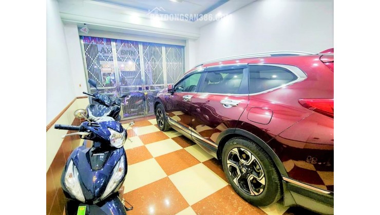 Bán nhà Nguyên Hồng, ô tô tránh, vỉa hè, 55m2, 4T, mặt tiền 4,5m, giá hơn 11 tỷ.