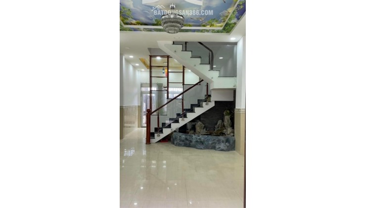 70m2 (4.5x15) chỉ 5 tỷ- nhà 3 lầu đẹp - đường xe hơi - Đối diện Vạn Phúc City - Thủ Đức - giá cũ 5.5 tỷ