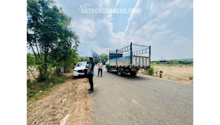 Chỉ với 300 triệu sở hữu ngay lô đất 1000m2 mặt tiền đường bê tông kẹp giữa QL 13 và QL14 ở Bình Phước