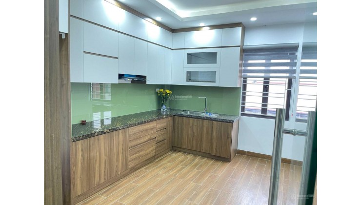 Bán Nhà Hoàng Quốc Việt - Trần Quốc Hoàn, Cầu Giấy DT 60m2 7 tầng thang máy, giá: 13,5 tỷ