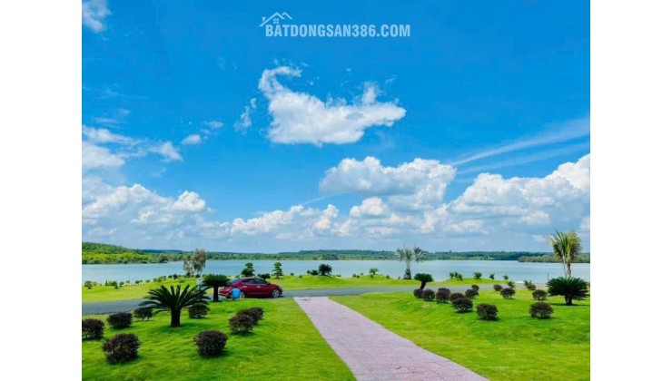 View hồ nghĩ dưỡng 2 mặt tiền diện tích 1000m2 tại Lộc Ninh Bình Phước