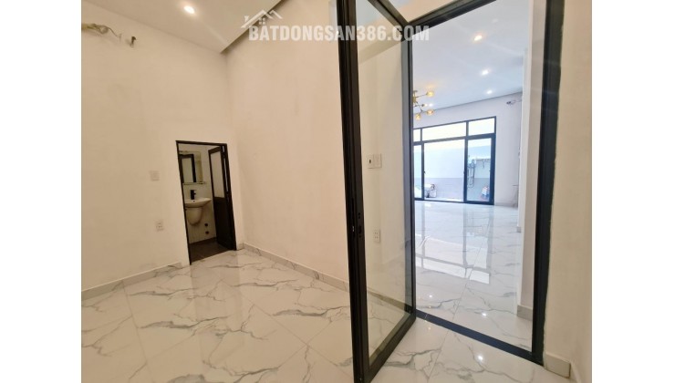 Tân Bình Lạc Long Quân nhà mới 2 tầng DT5,5x14m -3PN 4WC.