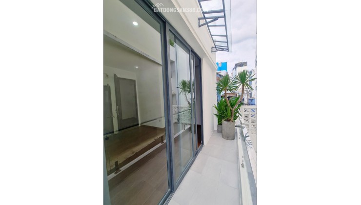 Tân Bình Lạc Long Quân nhà mới 2 tầng DT5,5x14m -3PN 4WC.